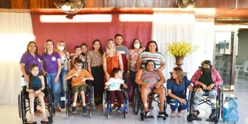 Secretaria de Ação Social de São José de Piranhas faz entrega de cadeiras de rodas e equipamentos para deficientes