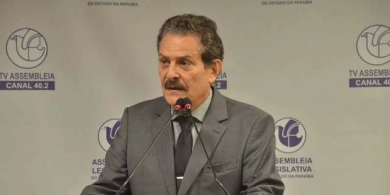 Deputado Tião Gomes defende passagem gratuita para pessoas com câncer