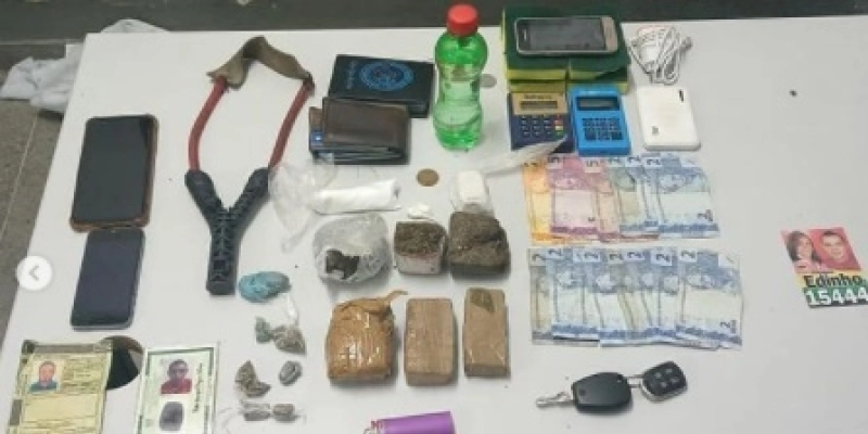Ex-vereador de São Domingos é preso tentando arremessar drogas para dentro de presídio em Campina Grande 