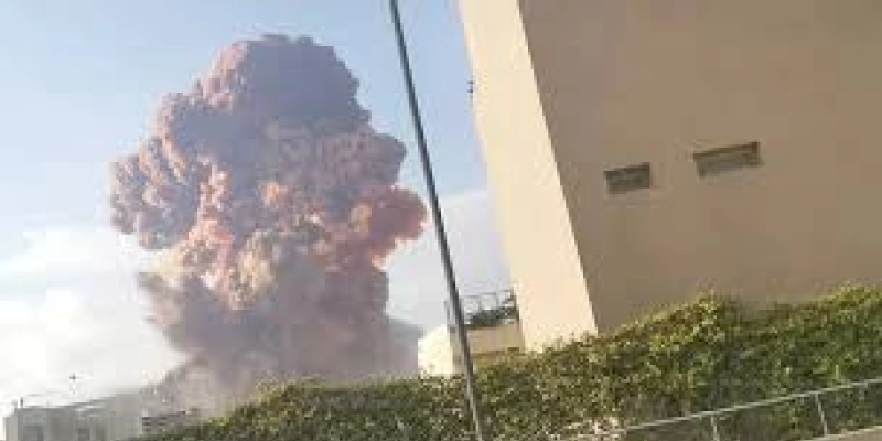 Explosões no porto de Beirute, Líbano, causam grande destruição