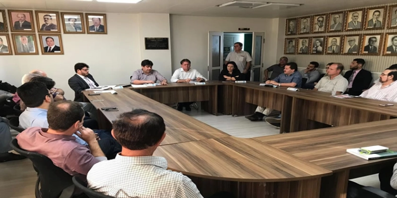 Pollyanna Dutra promove reunião da Receita Estadual com empresários campinenses