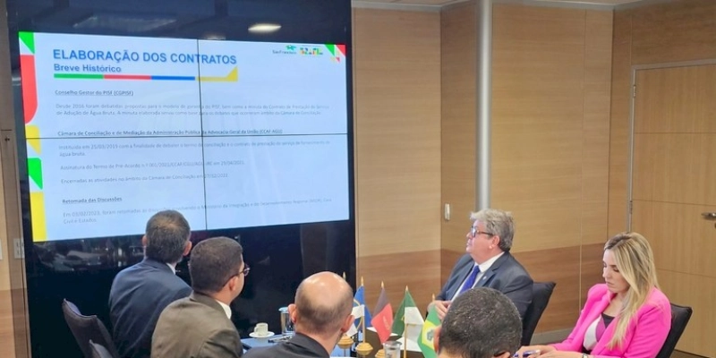 João Azevêdo busca solução para operacionalização do Projeto de Integração do São Francisco com ministro Waldez Góes
