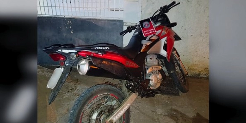 Polícia Militar apreende moto com sinais de adulteração, em Paulista