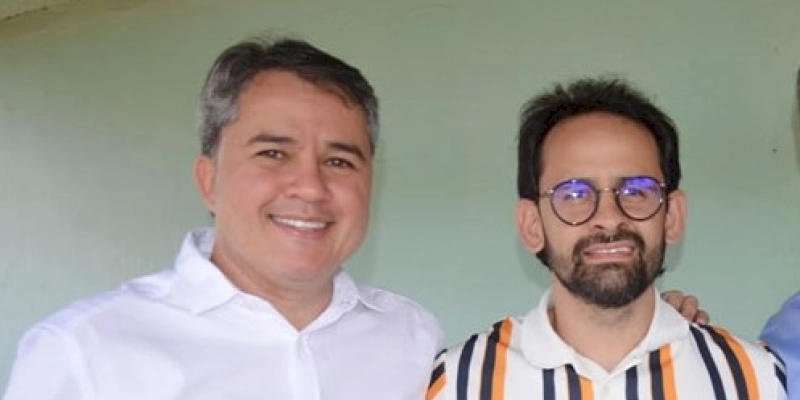 INSATISFAÇÃO: Prefeito do Lastro deixa coordenação da candidatura de Efraim em Sousa, após adesão de André Gadelha; Ouça