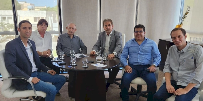 Presidente e vice-presidente da FIEP se reúnem com representantes da indústria Cimento Nacional