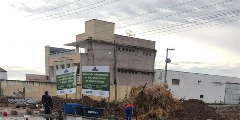 Prefeitura de Sousa está realizando serviço de calçamento em Rua do Bairro Sorrilândia II
