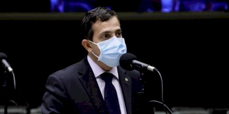 Gervásio rebate Guedes em audiência pública e diz que PEC 32 desmonta serviço público