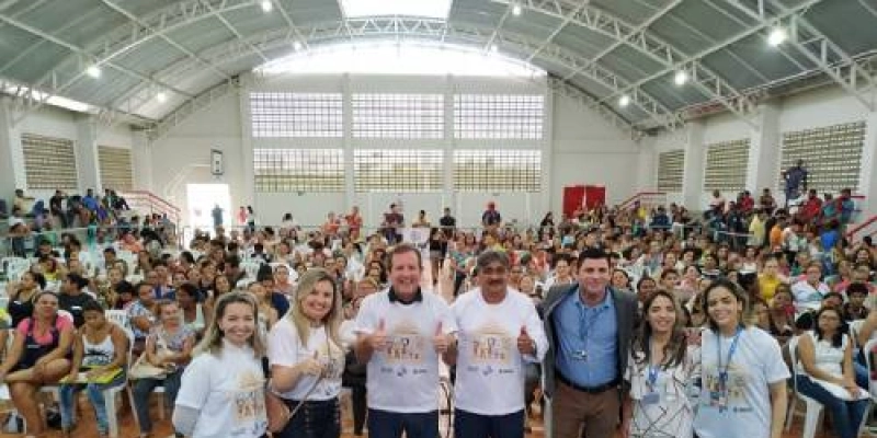 Tyrone realiza sorteio e contempla famílias do Residencial Silvana Braga II em Sousa 