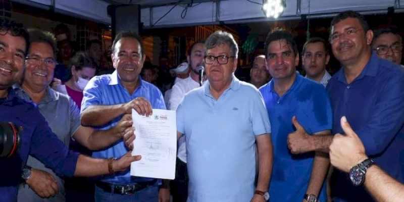 João Azevêdo entrega Casa da Cidadania e anuncia novas ações em Teixeira e inaugura ginásio poliesportivo de Desterro