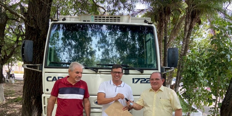 Prefeito de Cabedelo Beneficia Cooperativa dos Marisqueiros ao receber Caminhão Baú da Delegacia Federal da Agricultura; Vídeo 