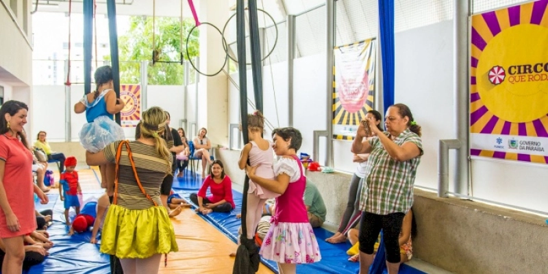 Escola de Circo da Funesc abre edital para seleção de monitores bolsistas