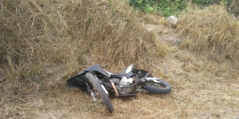 Jovem morre em acidente de moto após ultrapassagem em trecho da BR-230; Imagens