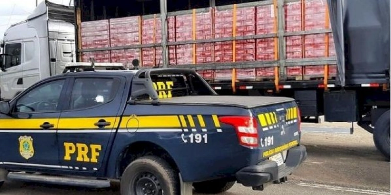 PRF na Paraíba apreende carga com quase 100 mil latas de cerveja sem comprovação fiscal 