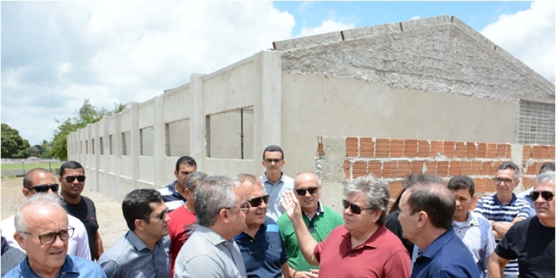 Governador realiza visitas técnicas e anuncia investimentos no município de Alhandra 