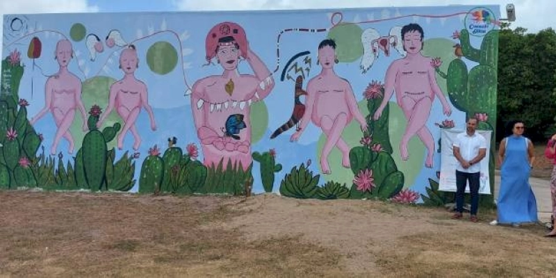 Estação Cabo Branco ganha mural especial com pintura inspirada na luta contra o câncer de mama