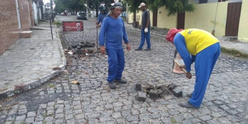 Seinfra segue com manutenção de galerias, iluminação pública e Operação Tapa-Buraco em mais de 20 bairros