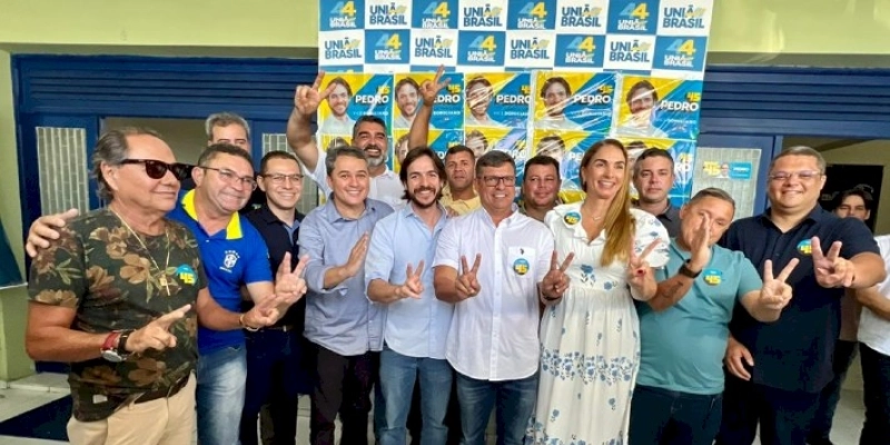 Prefeito Vitor Hugo, de Cabedelo, anuncia apoio a Pedro Cunha Lima
