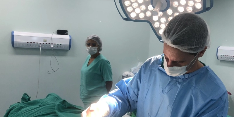 Hospital Metropolitano realiza procedimento para tratamento de caso raro de cefaleia