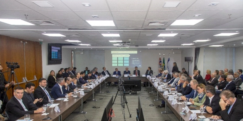 Empresários e integrantes do governo celebram recomposição do FNDCT