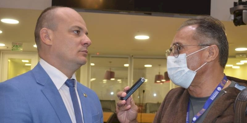 Cabo Gilberto declara que não há mais democracia, existe o STF, e sai em defesa da Constituição; Ouça