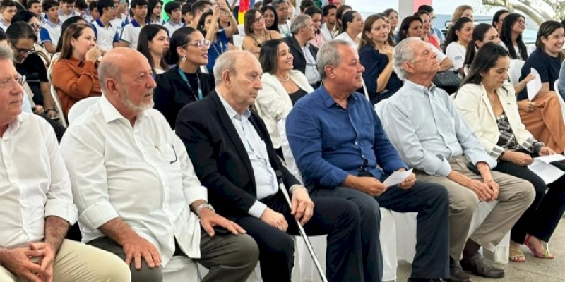 Presidente da FIEPB, Francisco Gadelha participa em Caruaru da inauguração de Escola SESI que é referência no Estado