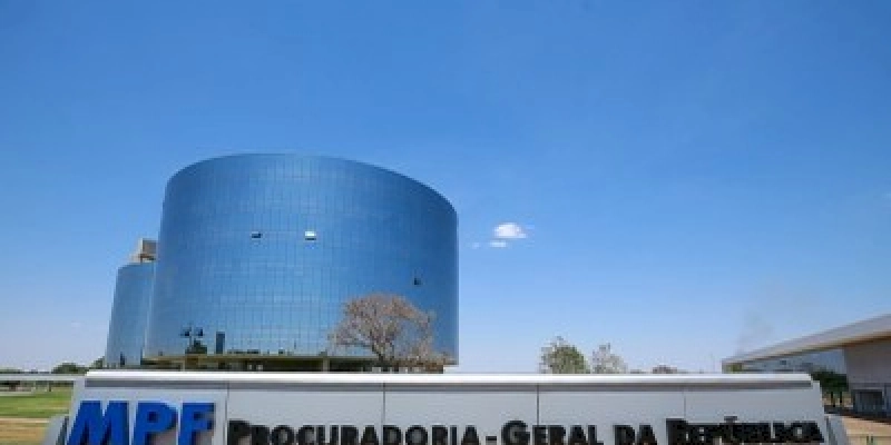MPF defende homologação de sentença da Itália e execução penal do ex-jogador de futebol Robinho no Brasil