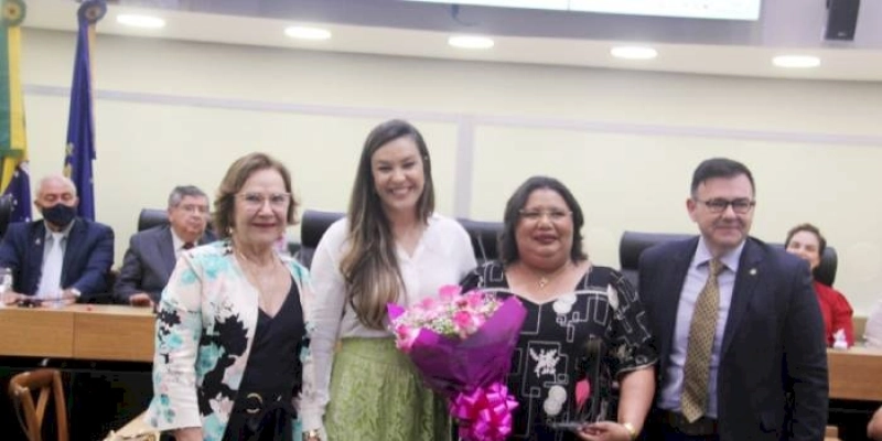 Assembleia entrega Troféu Mulher Cidadã à delegada Maísa Félix