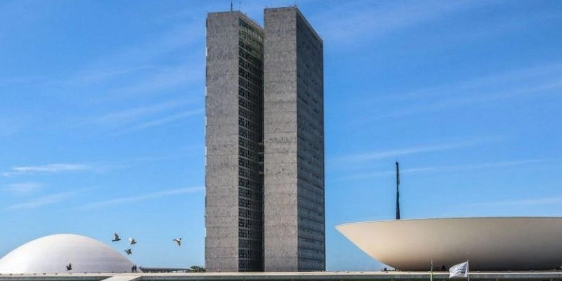 Mudança nas regras de impeachment cria tensão institucional e afeta 2026