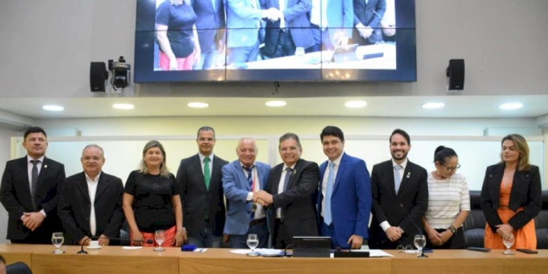 ALPB concede medalha Epitácio Pessoa ao presidente da CBPA Abrão Lincoln