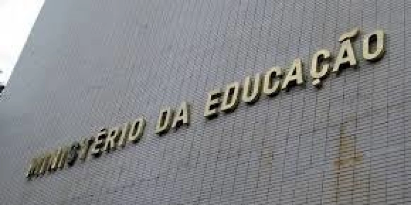 MEC quer facilitar regulamentação de empresas de ensino superior