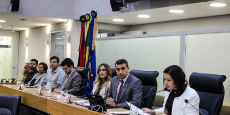 Pollyanna participa de Sessão Especial que debateu problemas do meio ambiente na ALPB, e chamou atenção para a desertificação no Sertão; Ouça 