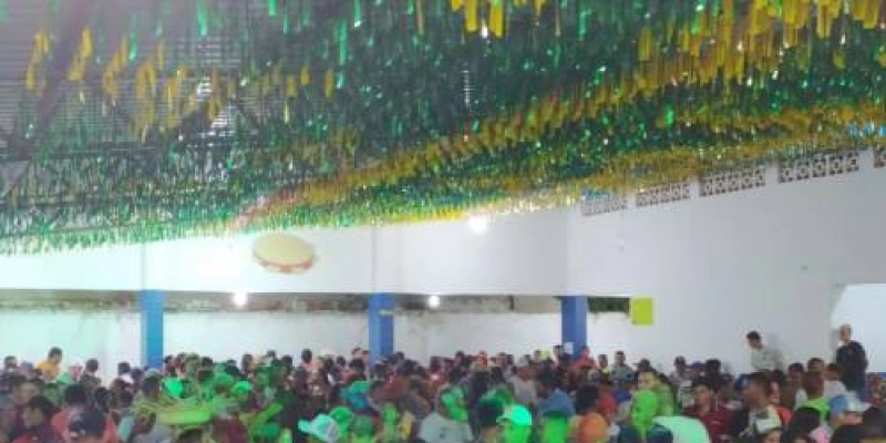 Seguindo tradição, Sorri Folia em São Gonçalo e Clube Éneas Preto leva milhares de pessoas ao evento