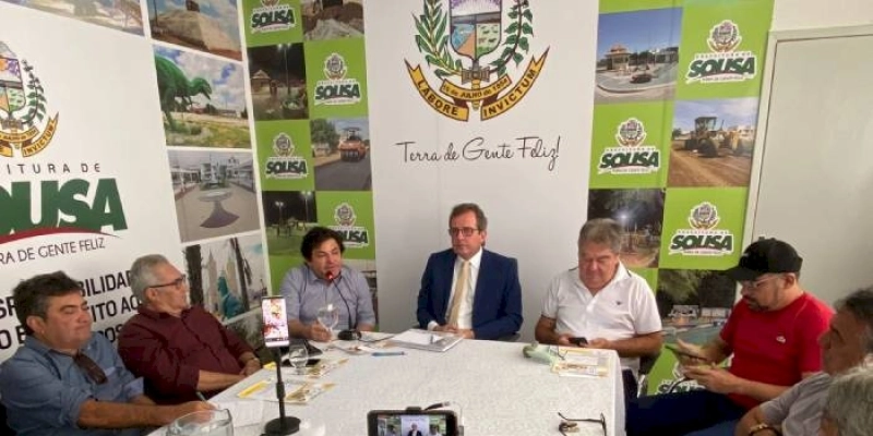 Prefeito Tyrone desafia opositores, anuncia obras, São João e ações na Saúde durante coletiva de Imprensa