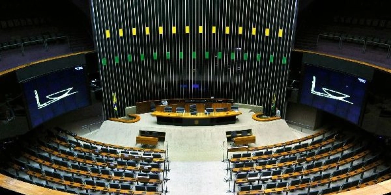 Sem acordo, PEC Emergencial fica para 2021