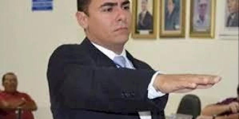UIRAÚNA: Ex-prefeito Segundo Santiago vira alvo de investigação do MP suspeita de superfaturamento em locação de Veículo para o gabinete 