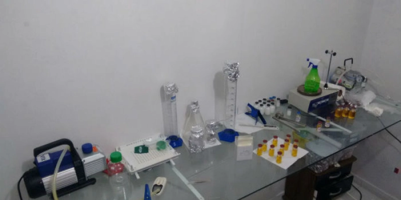 Polícia desmonta fábrica clandestina de anabolizantes na Paraíba