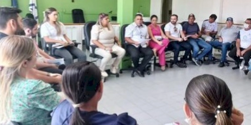João Neto concede piso salarial da enfermagem aos profissionais da saúde de Aparecida 