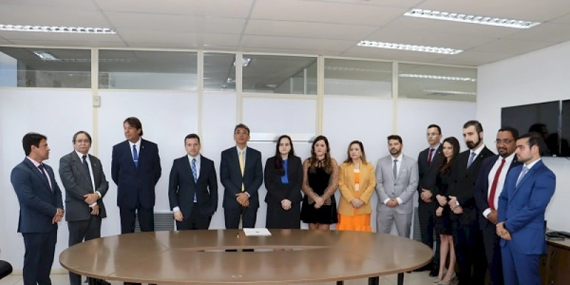 Mais nove promotores de Justiça são empossados em cargos da segunda entrância