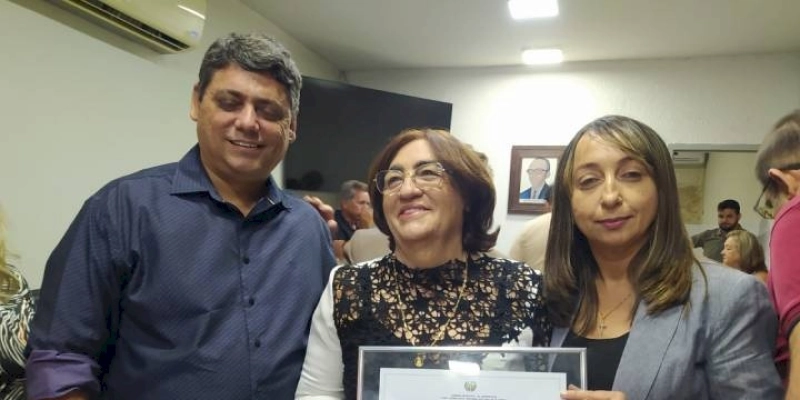 Médica Antônia Gomes Abrantes Barbosa recebe o Título de Cidadã Vieiropolense