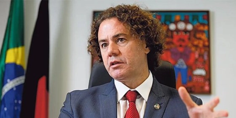 Veneziano vê como especulação possível aproximação de Cícero Lucena com oposição na Paraíba
