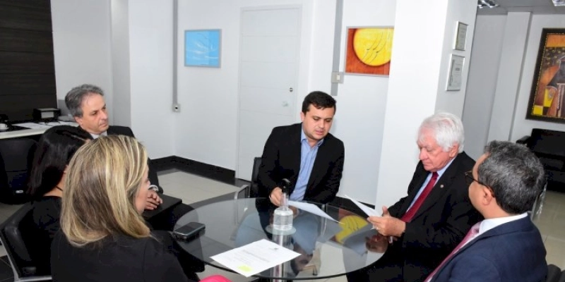 Deputado Gilbertinho realiza visita institucional ao Tribunal de Justiça da Paraíba