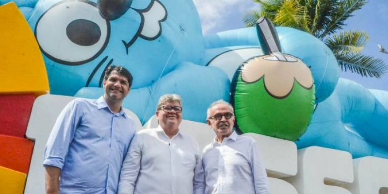 Cícero Lucena recebe Sansão gigante e destaca divulgação turística da Capital