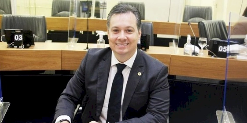 Assembleia aprova projeto de Júnior Araújo que destina vagas em cursos técnicos e profissionalizantes para mulheres vítimas de violência