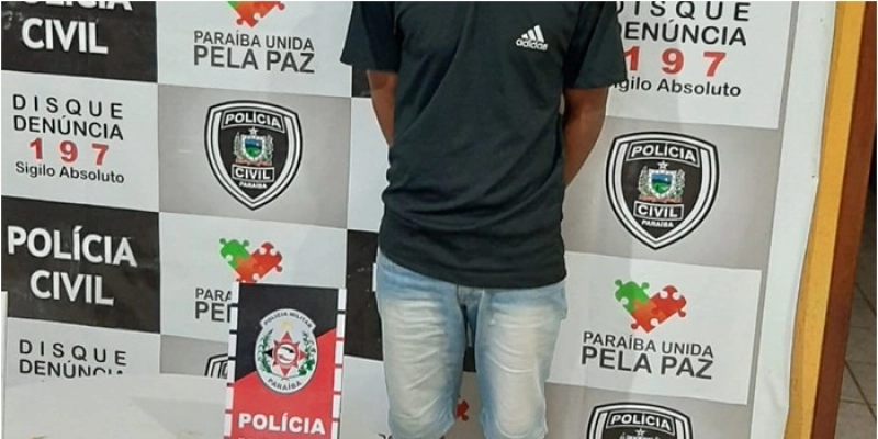Jovem é preso ao ser flagrado empinando moto e portando maconha dentro de cigarro