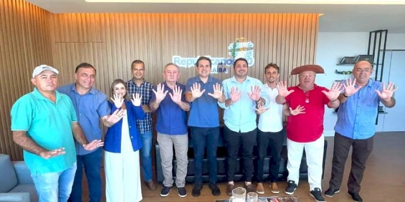 Hugo Motta assegura pré-candidatura de Júnior do Peixe a Prefeito de Marizópolis durante encontro com as oposições na sede do Republicanos; Vídeos 