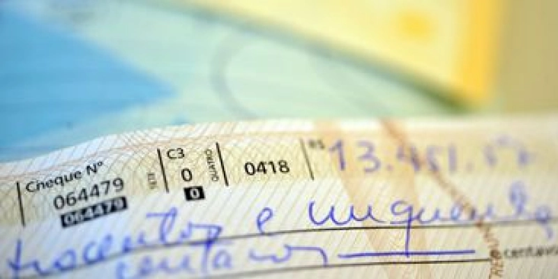 CMN limita juros do cheque especial e cria tarifa