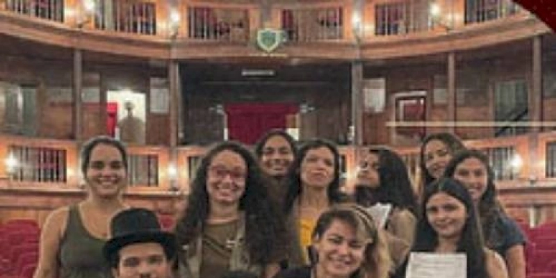 Alunos do Curso Livre de Teatro encenam espetáculo no Santa Roza