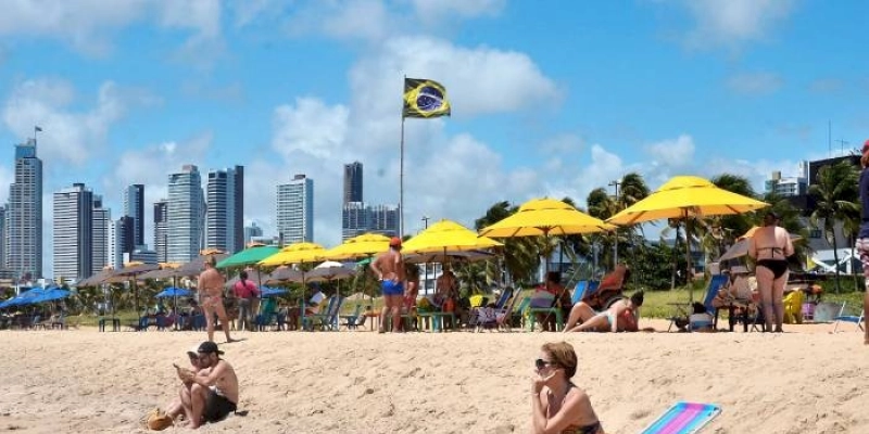 Níveis baixos de vitamina D podem ocasionar fraturas ósseas, alerta dermatologista da rede municipal de saúde