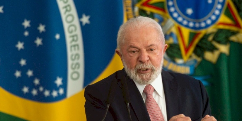 Lula sanciona Desenrola Brasil com limite para juros do cartão
