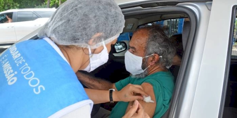 Prefeitura de João Pessoa vacina população em diversos serviços de saúde